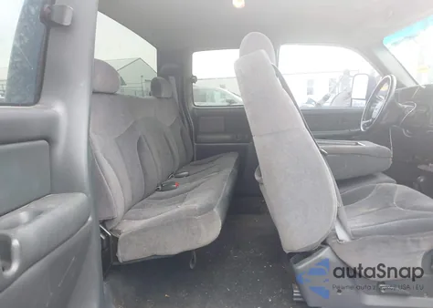 2001 GMC Sierra 1500 Sle z USA, uszkodzony, nr VIN 1GTEK19T81E265451